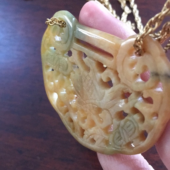 Estate Chinese yellow green gemstone pendant - Picture 5 of 7